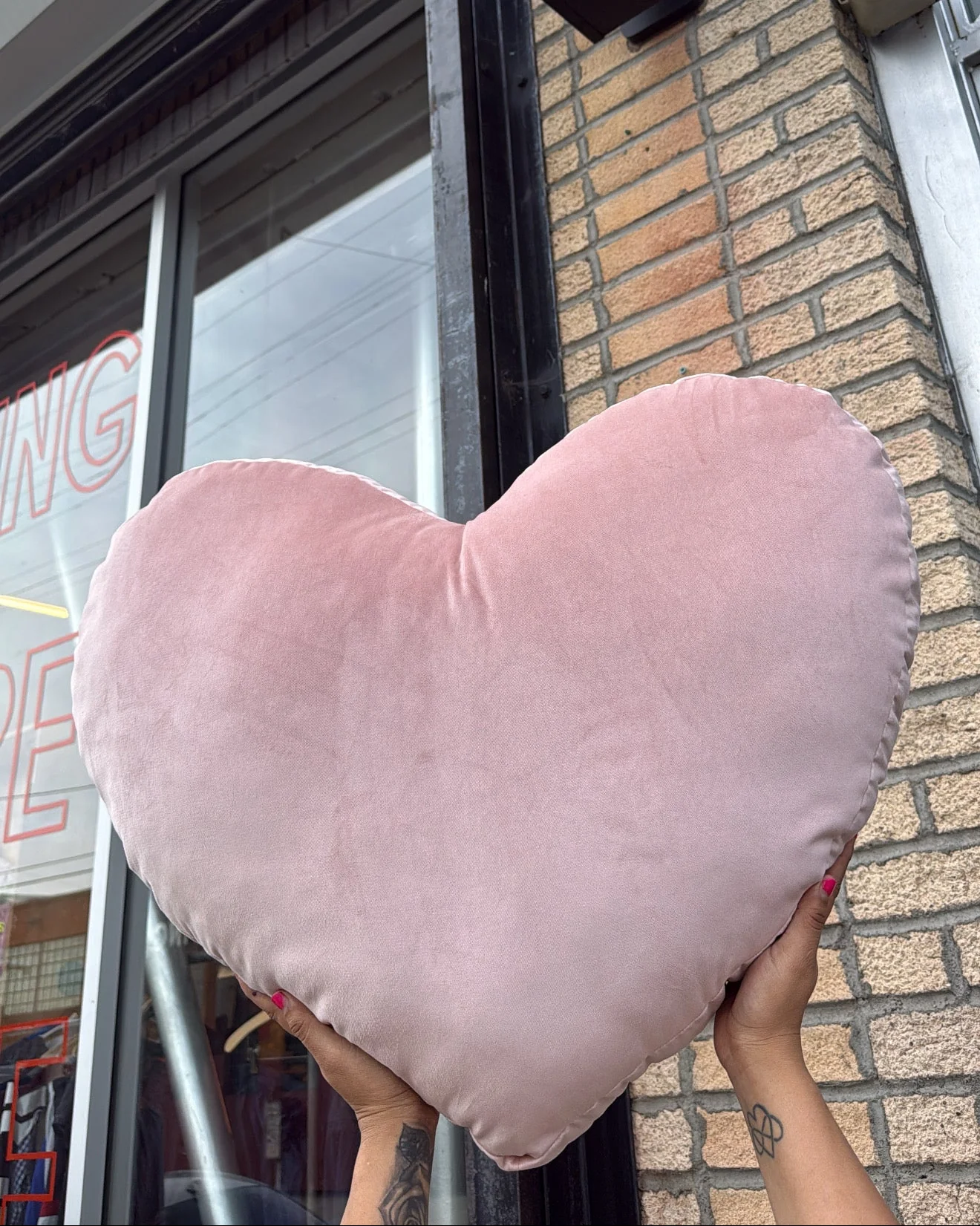 SUAY ❤️ PILLOW - Image 10