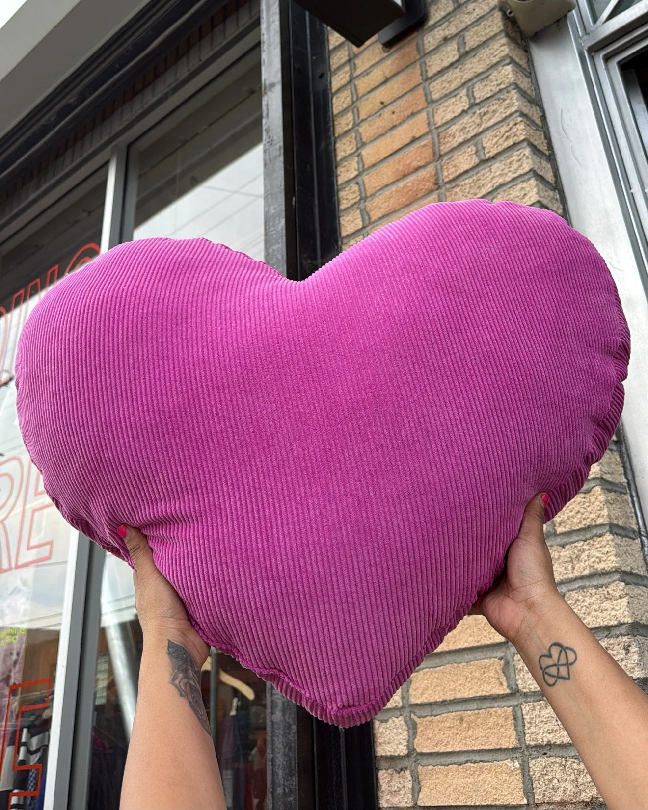 SUAY ❤️ PILLOW - Image 11