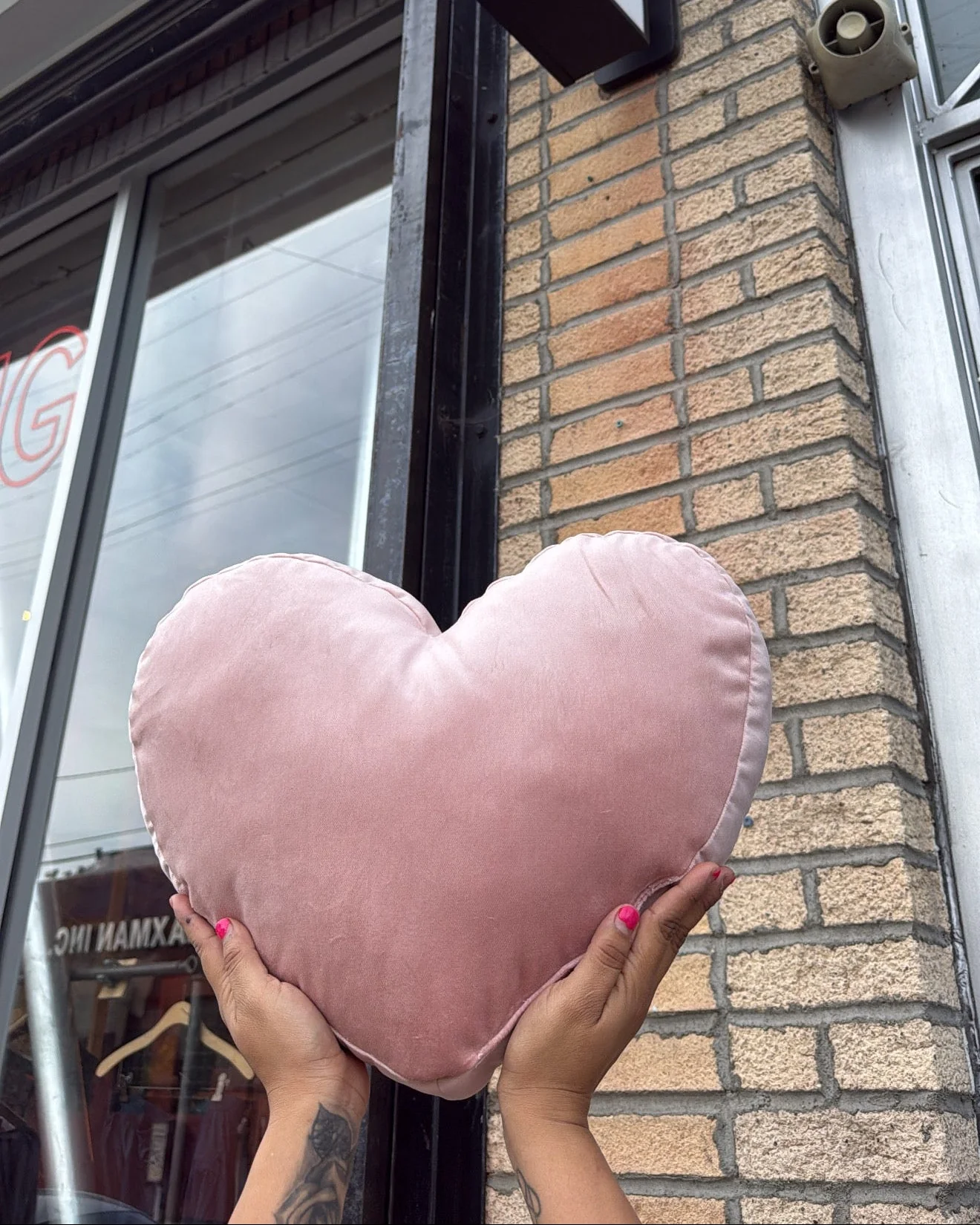 SUAY ❤️ PILLOW - Image 4