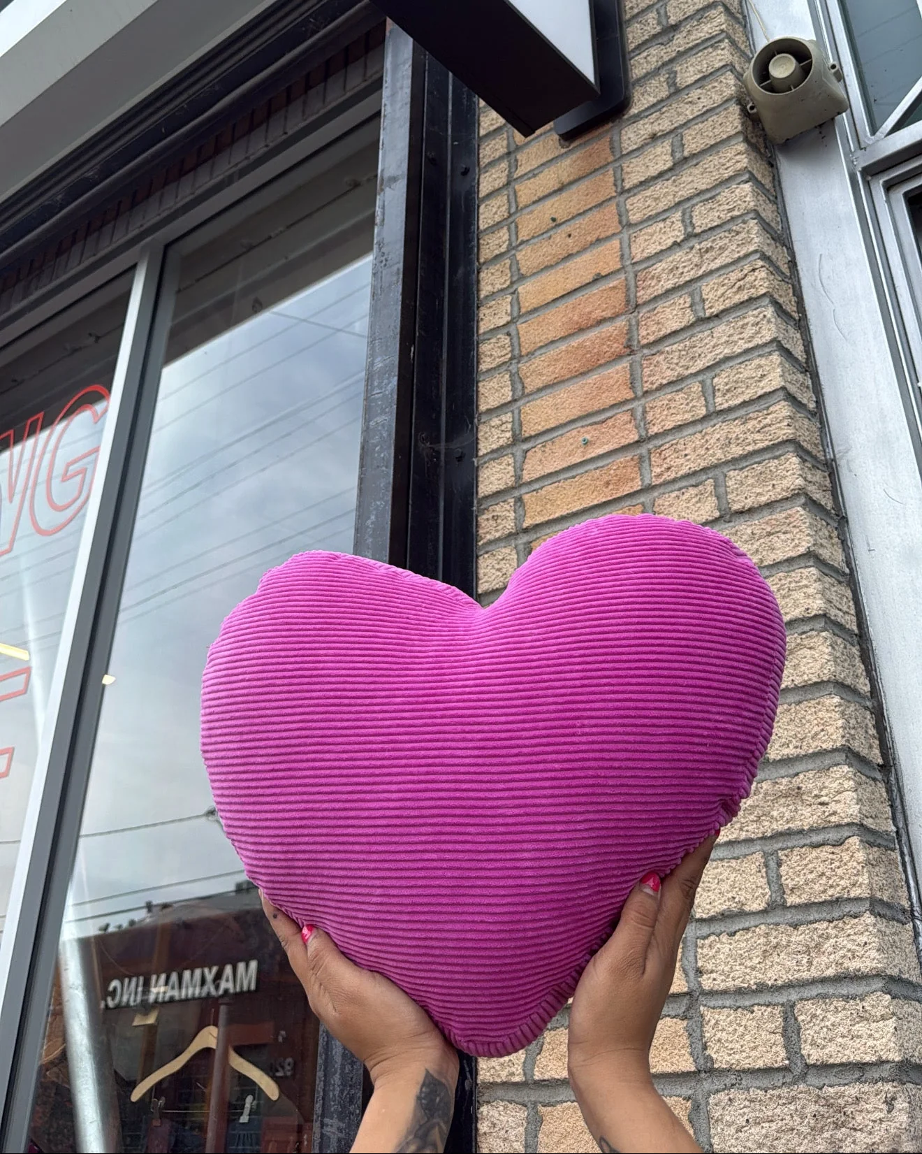 SUAY ❤️ PILLOW - Image 5